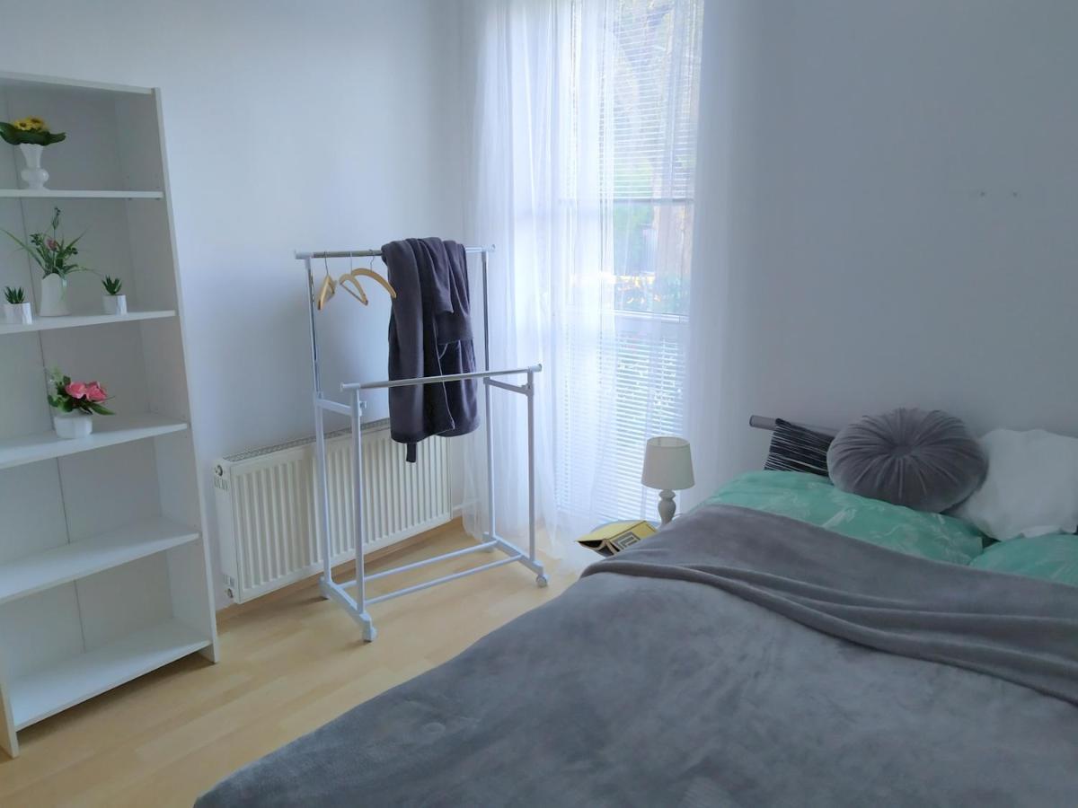 Ubytovanie Pod Cervenym Kamenom Male Karpaty Pila  외부 사진